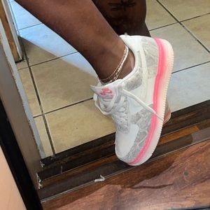 Size 8 women’s python skin G fazos💗